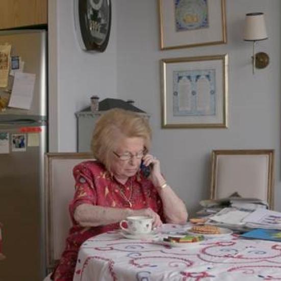 Foto fra filmen "Ask Dr. Ruth"