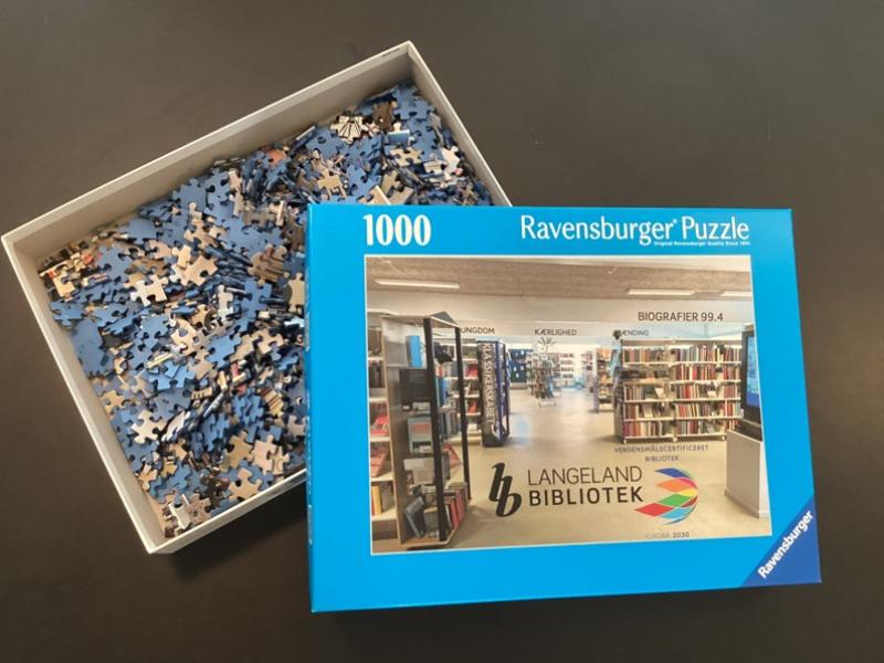 Foto af puslespil forestillende biblioteket