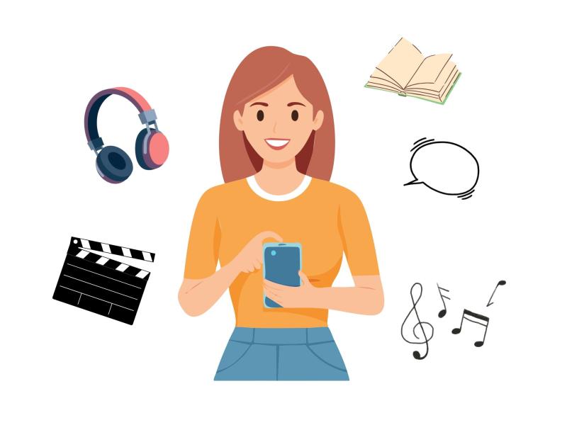 Kvinde, der scroller mellem forskellige apps