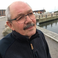 portræt af Bjarne Selvager Hansen på havnen