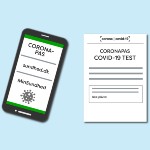billede af coronapas på app og papir
