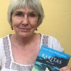 portræt af Else Wolsgård med bogen: Karitas uden titel